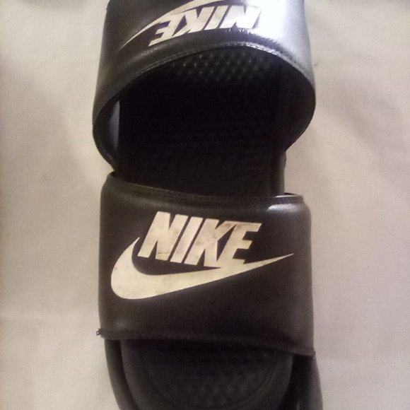 Mike size 10 flip flops black and white - Picture 1 of 1